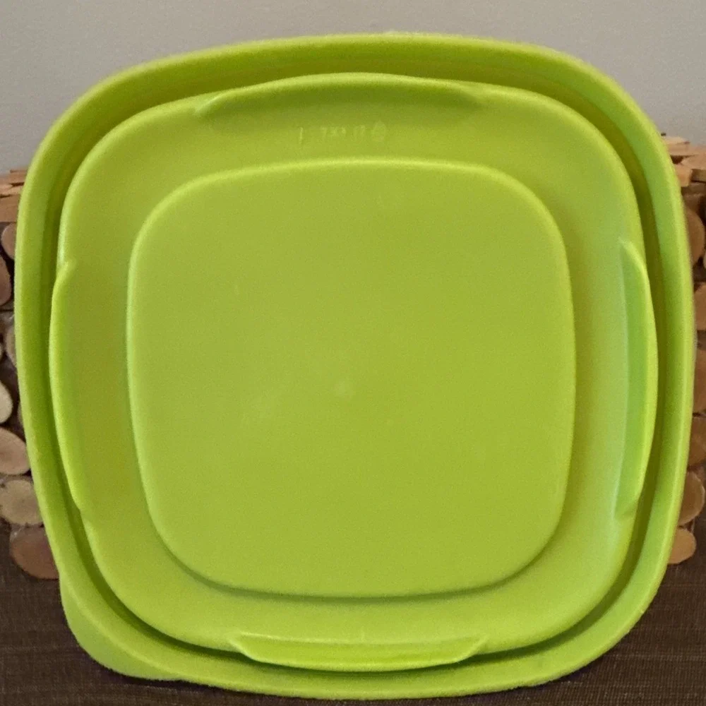 Rubbermaid Bright Spring Green‎ Easy Find 7J64 Replacement Lid Only